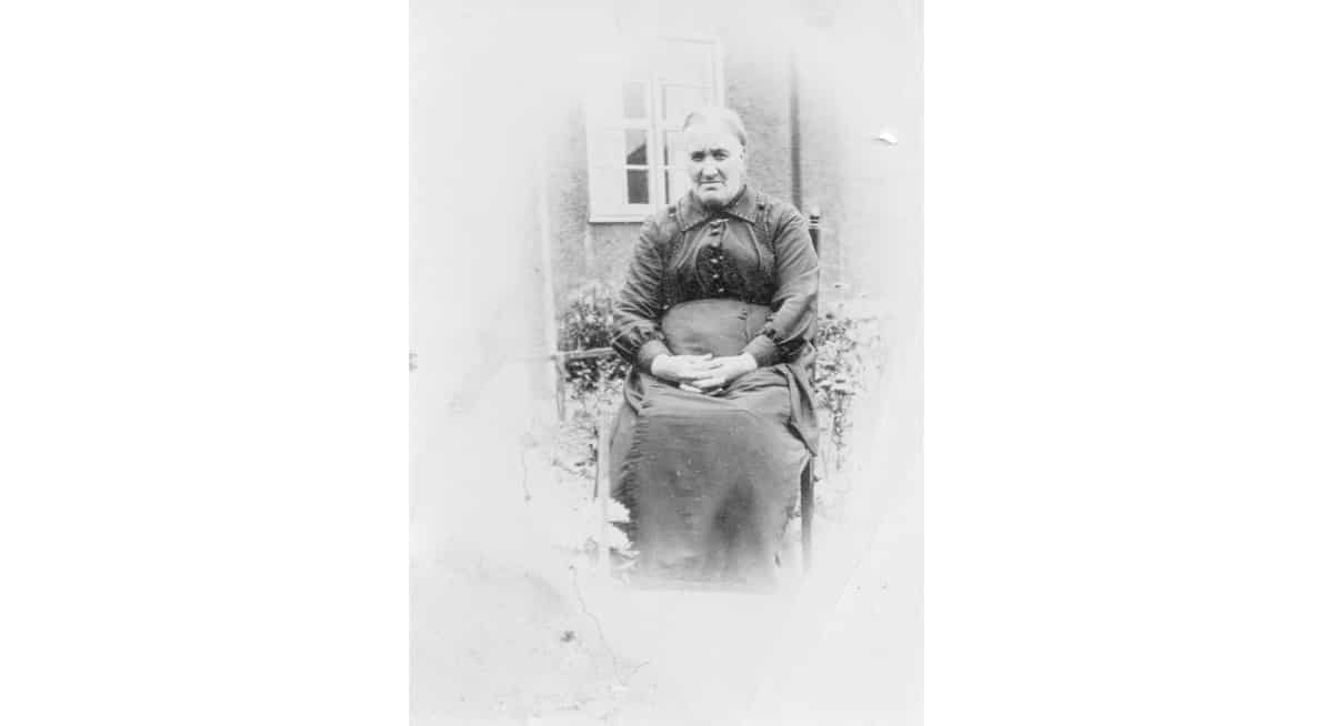 OLD PHOTO Mary Edgar about 1925